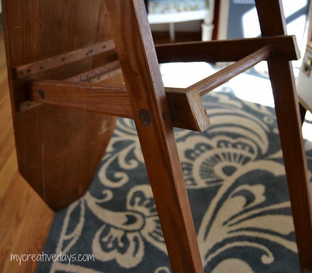 Vintage Ironing Boards are amazing and this repurposed ironing board to chalkboard tutorial is a great way to bring one back to life!