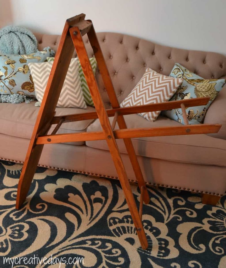 Vintage Ironing Boards are amazing and this repurposed ironing board to chalkboard is a great way to bring one back to life!