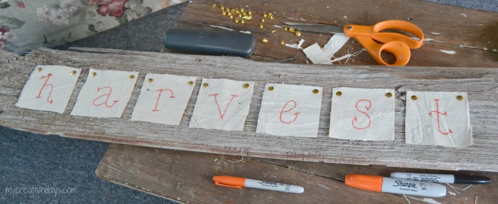 Looking for an easy way to welcome fall in your home? Make this DIY Fall Harvest Sign!