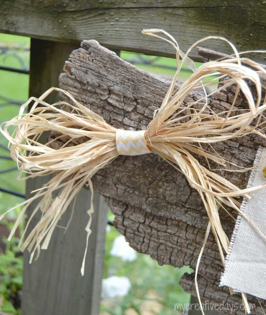 Looking for an easy way to welcome fall in your home? Make this DIY Fall Harvest Sign.