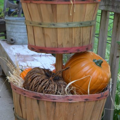DIY Tiered Bushel Baskets For Your Fall Porch