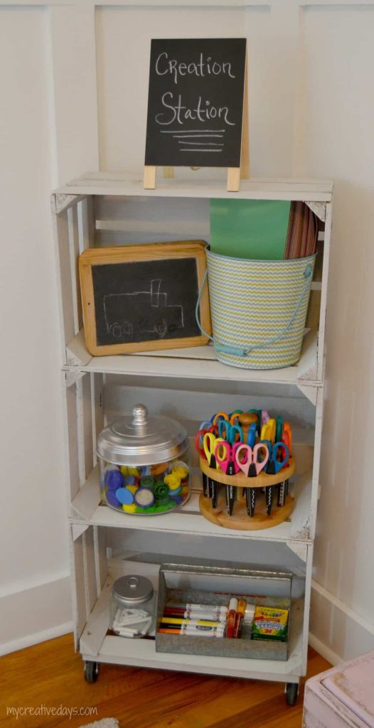 Are you looking to find any easy solution to getting organized? This DIY Wood Storage Crate can store all kinds of things.