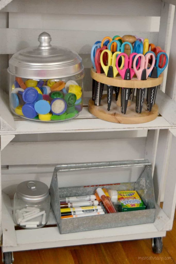 Looking to find any easy solution to getting organized? This DIY Wood Storage Crate can store all kinds of things.