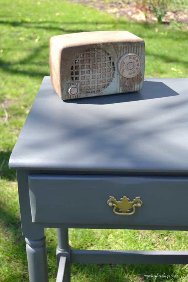 DIY Desk Makeover To Take An Ugly Desk And Make It Pretty Again