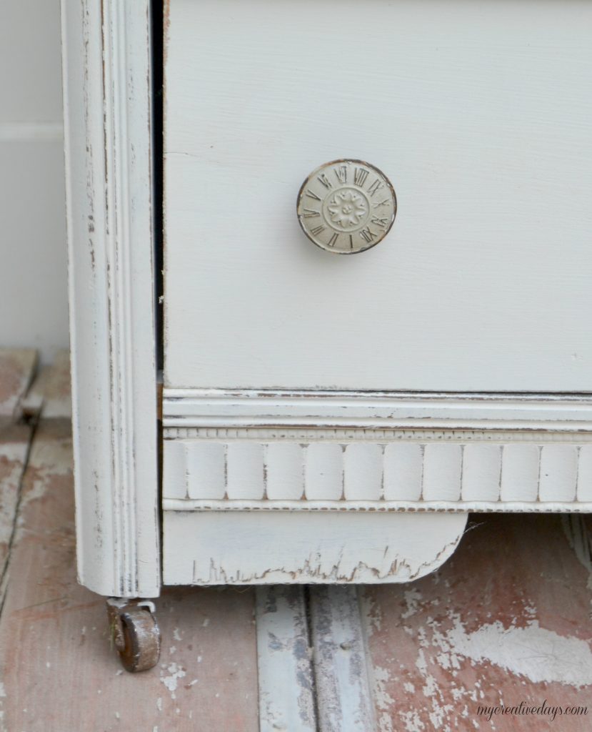 Do you have an old dresser you want to brighten up? This white dresser makeover took a bland dresser and made it bright and pretty again.