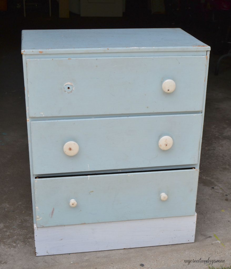 Do you have an old dresser you would like to make over? These DIY knobs are a fun addition to any dresser makeover!