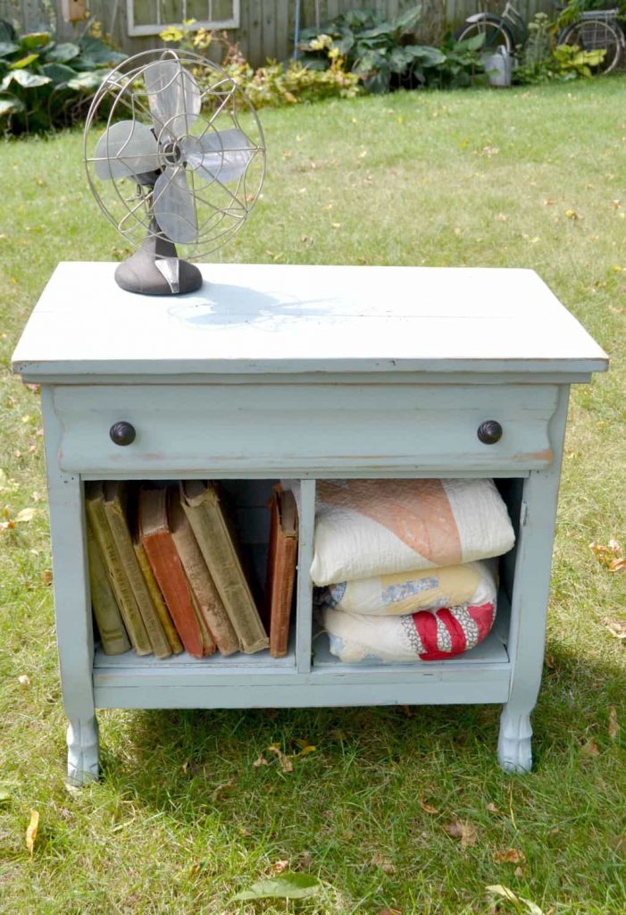 Do you like french country decor, but don't want to spend the money to get it? DIY your own French Country furniture with a little paint and some elbow grease! This cabinet now has a French country flair!