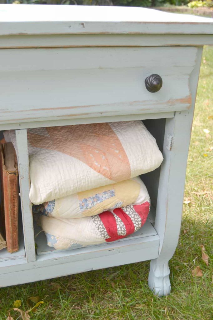 Do you like french country decor, but don't want to spend the money to get it? DIY your own French Country furniture with a little paint and some elbow grease! This cabinet now has a French country flair!