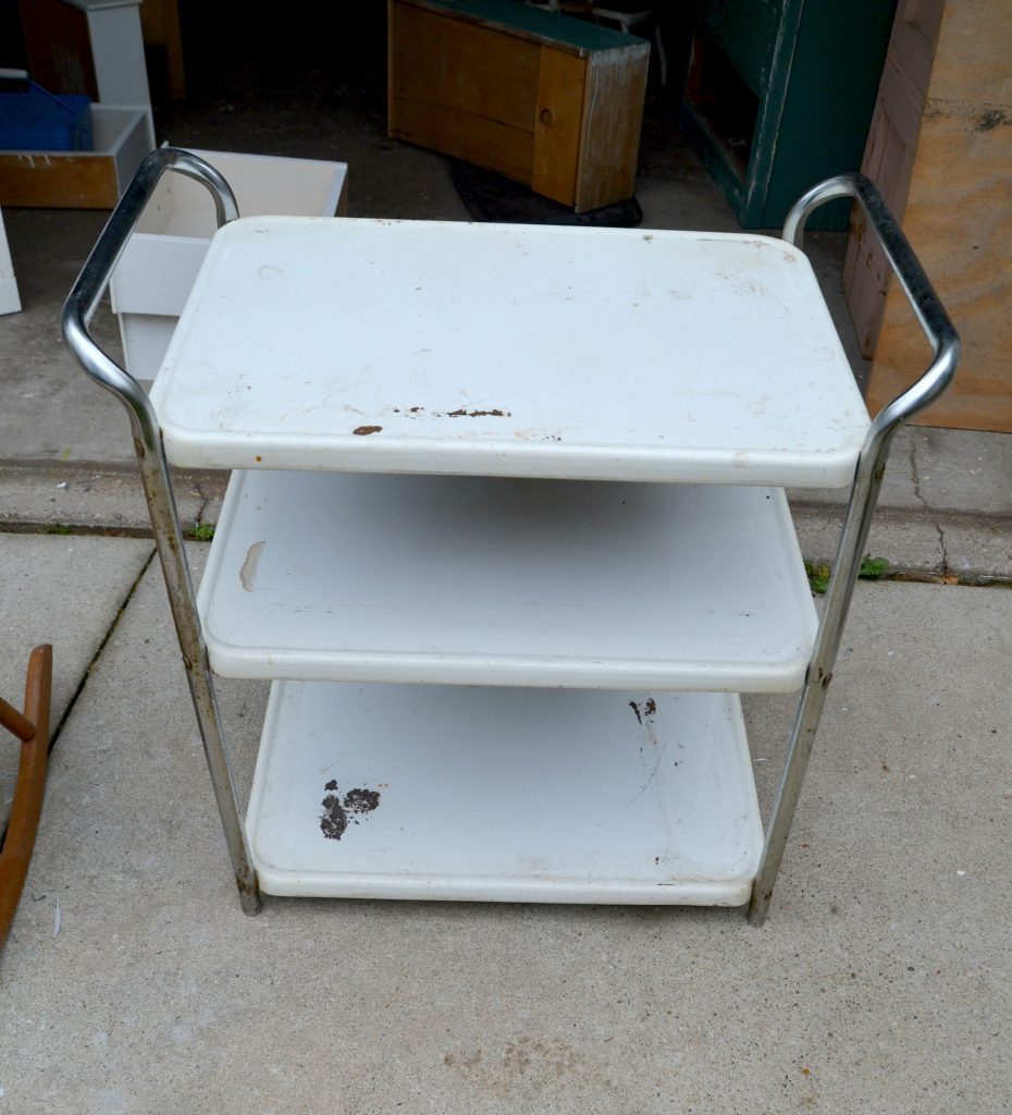 Do you have an old metal cart sitting in the garage? Check out this DIY Metal Cart Makeover to see all of the potential your old metal cart has! 