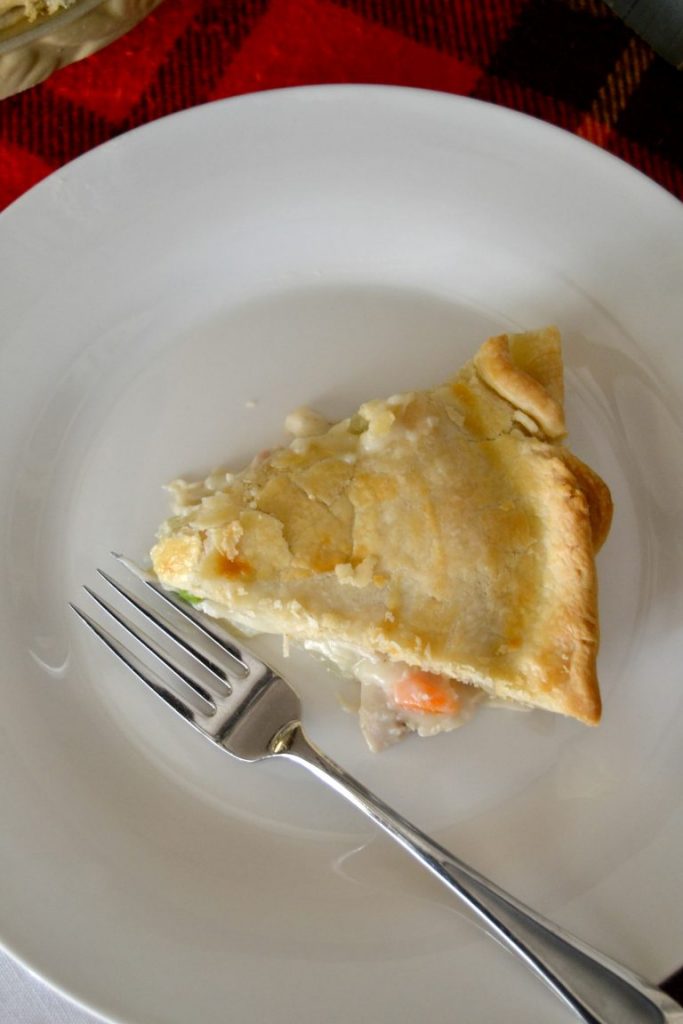 Are you looking for a good chicken pot pie recipe without all the fuss? Click over to get this Easy Chicken Pot Pie Recipe that will quickly become a family favorite!