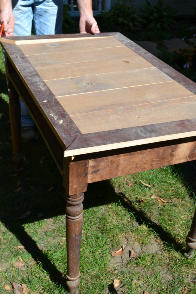 If you are looking for a desk for your home, this easy DIY desk was made over with an old map. Click over to find the tutorial!