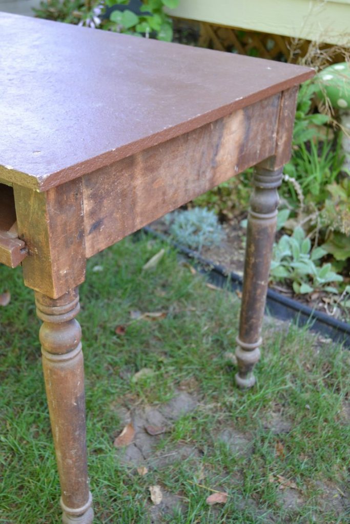 If you are looking for a desk for your home, this easy DIY desk was made over with an old map. Click over to find the tutorial!