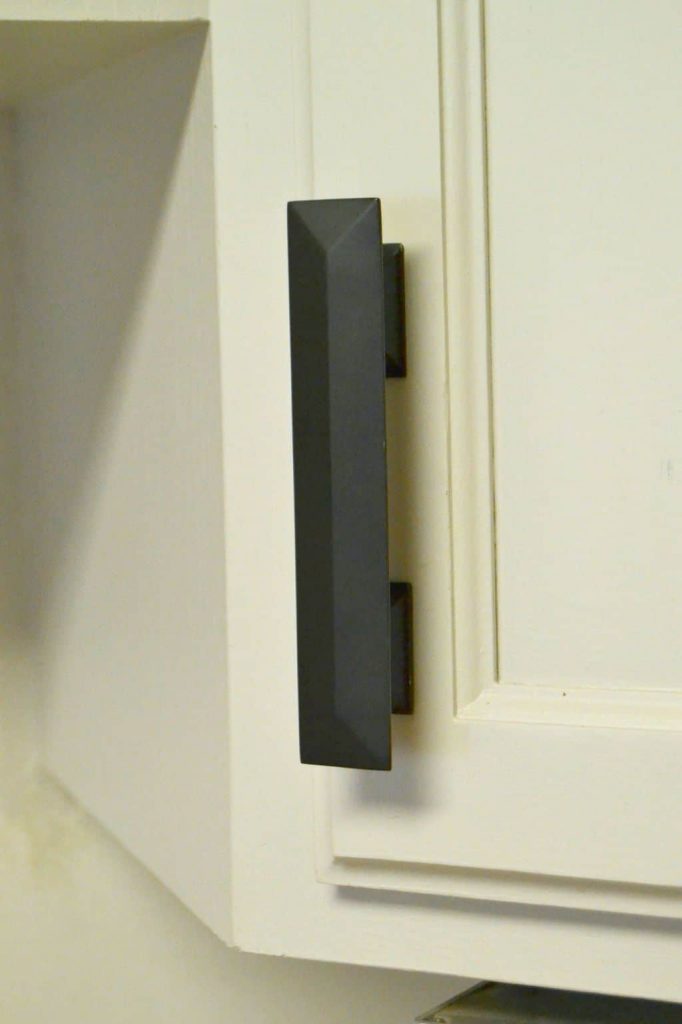 If you starting a kitchen makeover, these kitchen cupboard handles are a great option for any style cupboards you have. 