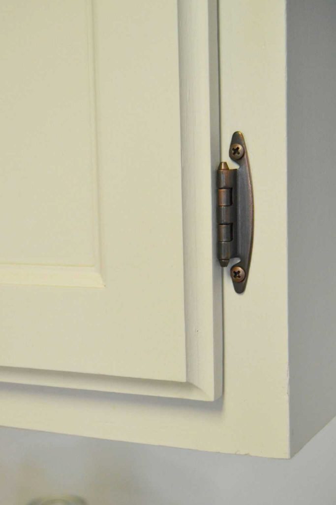 If you starting a kitchen makeover, these kitchen cupboard handles are a great option for any style cupboards you have. 