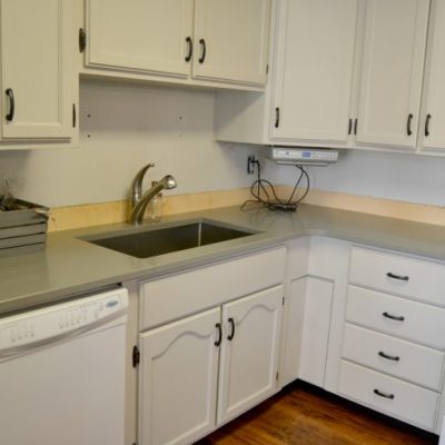 Quartz Countertops: Kitchen Makeover