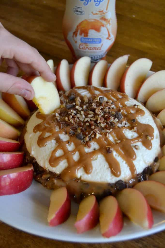 Caramel Pecan Cheesecake Dip That Your Family And Friends Will Love