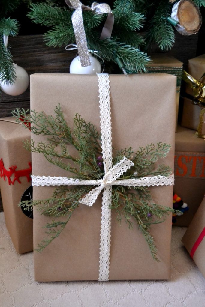 If you are ready to wrap your Christmas gifts and want some new Christmas gift wrap ideas, click over to find simple wrapping ideas that are also a lot of fun. 