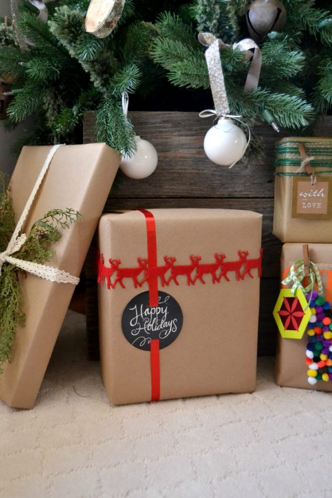 If you are ready to wrap your Christmas gifts and want some new Christmas gift wrap ideas, click over to find simple wrapping ideas that are also a lot of fun. 