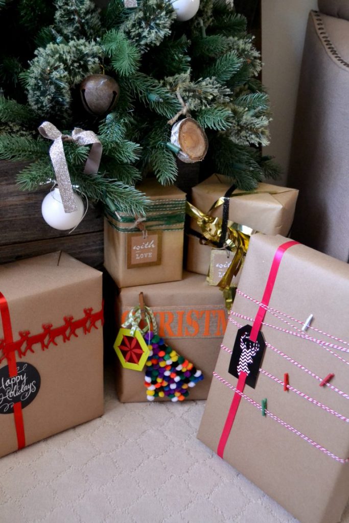 If you are ready to wrap your Christmas gifts and want some new Christmas gift wrap ideas, click over to find simple wrapping ideas that are also a lot of fun. 