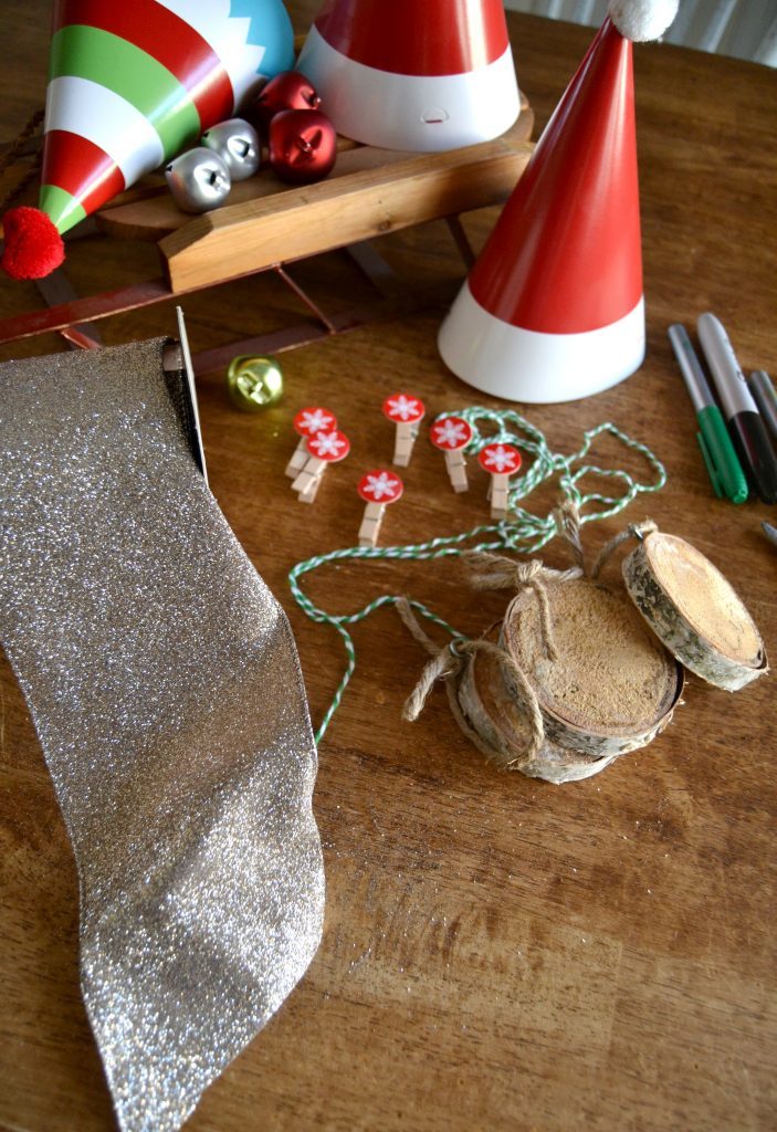 Are you looking for a fun DIY Christmas Ornament that has a rustic vibe? Click over to see how easy these DIY Wood Slice Christmas Ornaments are to make.