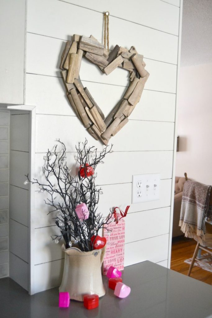 If you love driftwood decor, this project is for you. Click over to see how quickly you can make this driftwood wreath for your home. 