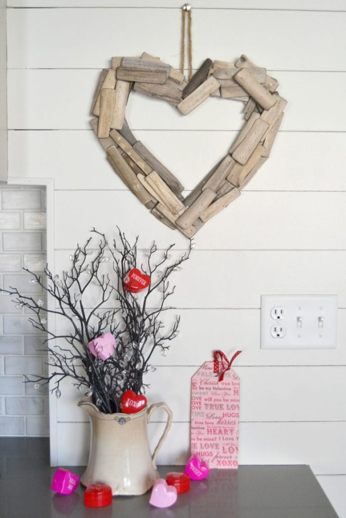 If you love driftwood decor, this project is for you. Click over to see how quickly you can make this driftwood wreath for your home. 