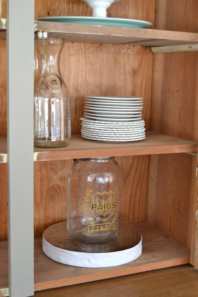 If you love farmhouse furniture and you want to add it to you home, click over to see how this garage cabinet became a farmhouse hutch in a few steps. 