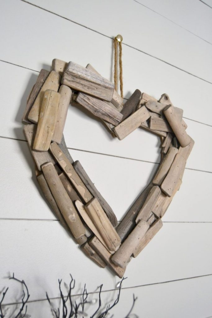 If you love driftwood decor, this project is for you. Click over to see how quickly you can make this driftwood wreath for your home. 