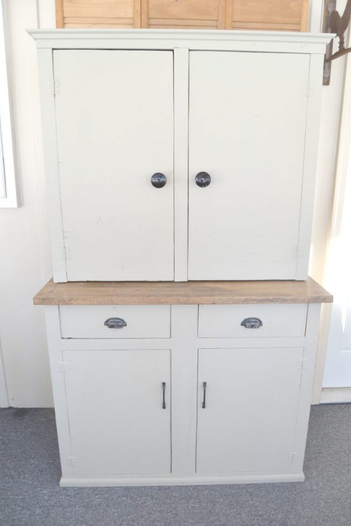 If you love farmhouse furniture and you want to add it to you home, click over to see how this garage cabinet became a farmhouse hutch in a few steps. 