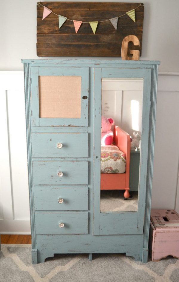 This Mirrored Dresser Makeover Made An Old Piece Pretty Again