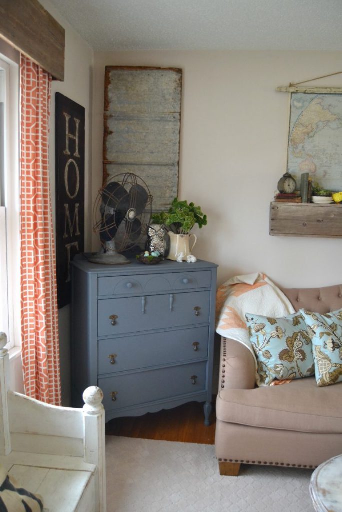 The color gray comes in all shades and finding the right one for any project can be difficult. Click over to see how this DIY Painted Gray Dresser made me think of the color gray in a whole new light. 