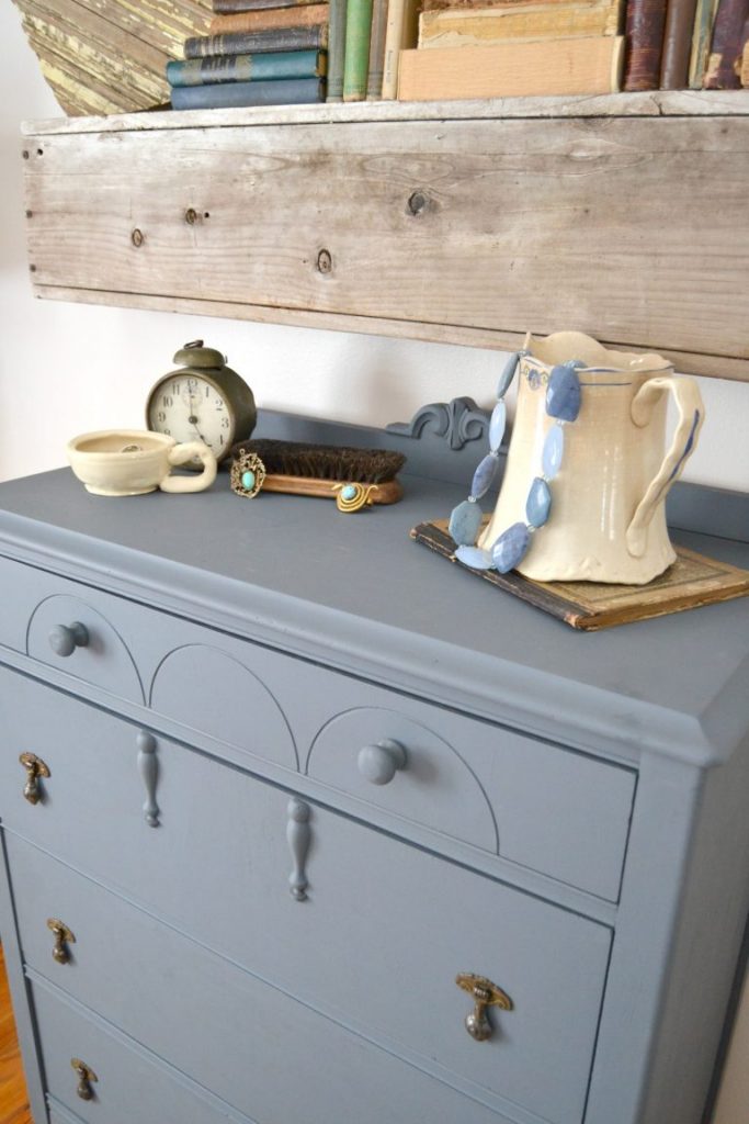 The color gray comes in all shades and finding the right one for any project can be difficult. Click over to see how this DIY Painted Gray Dresser made me think of the color gray in a whole new light. 