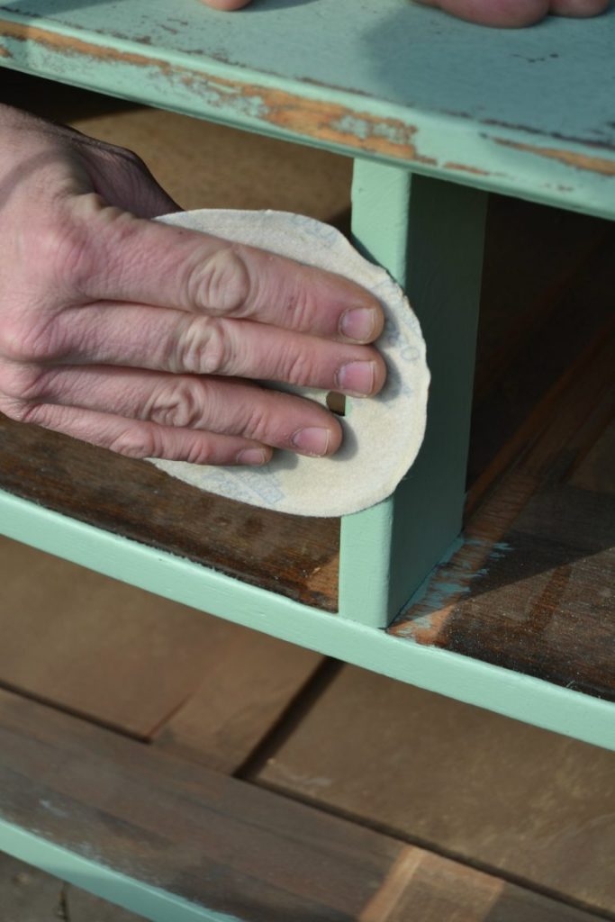 Create the look of this distressed dresser in only a few, short steps. Click over to get the formula for distressing furniture the easy way. 