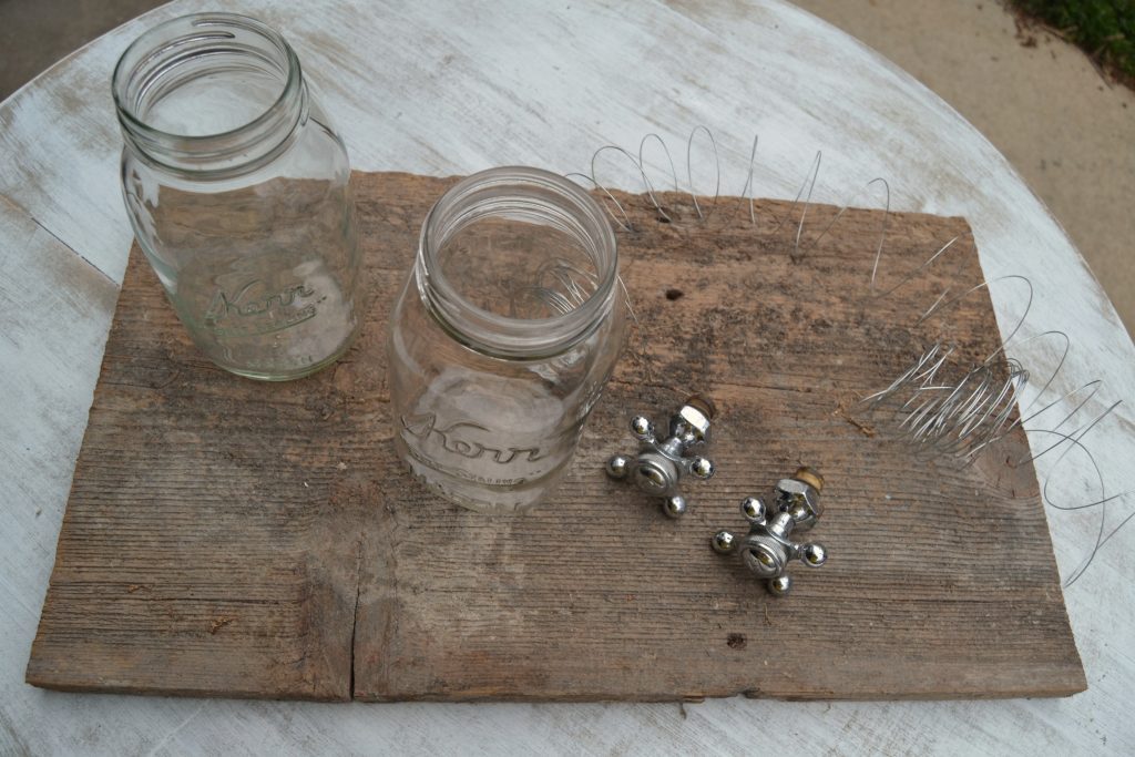 Staying organized in the bathroom can be difficult. Click over to get the tutorial for this easy DIY Bathroom Organizer that can hold bathroom supplies. 