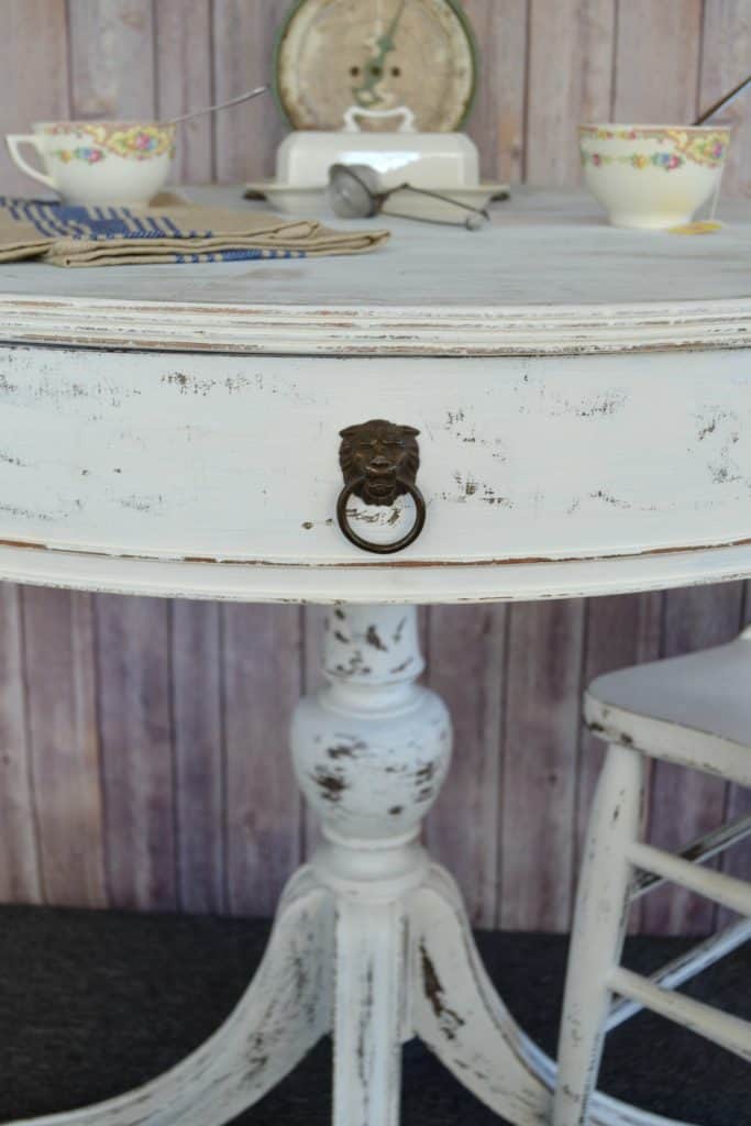 An Easy Side Table Makeover With Fusion Mineral Paint - My Family Thyme