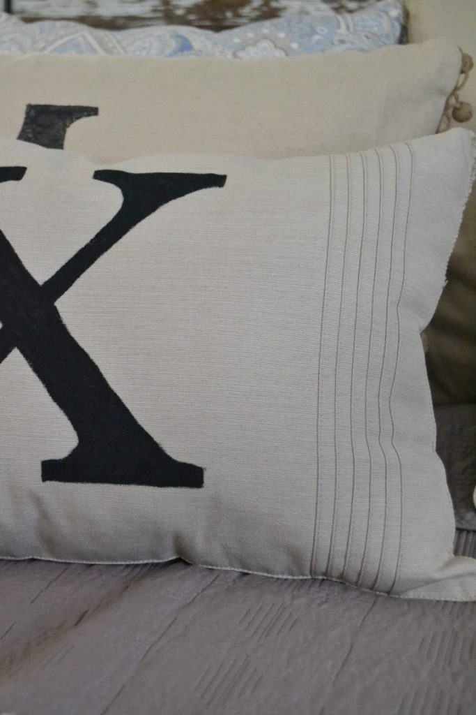 Throw pillows can be so expensive in the stores and online. Click over to get the tutorial on how to DIY throw pillow covers for only $2 a pillow!