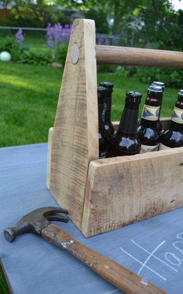 If you are looking for a great gift idea, click over to get the step-by-step tutorial on how to make this easy DIY soda or beer caddy to wow the recipient. 