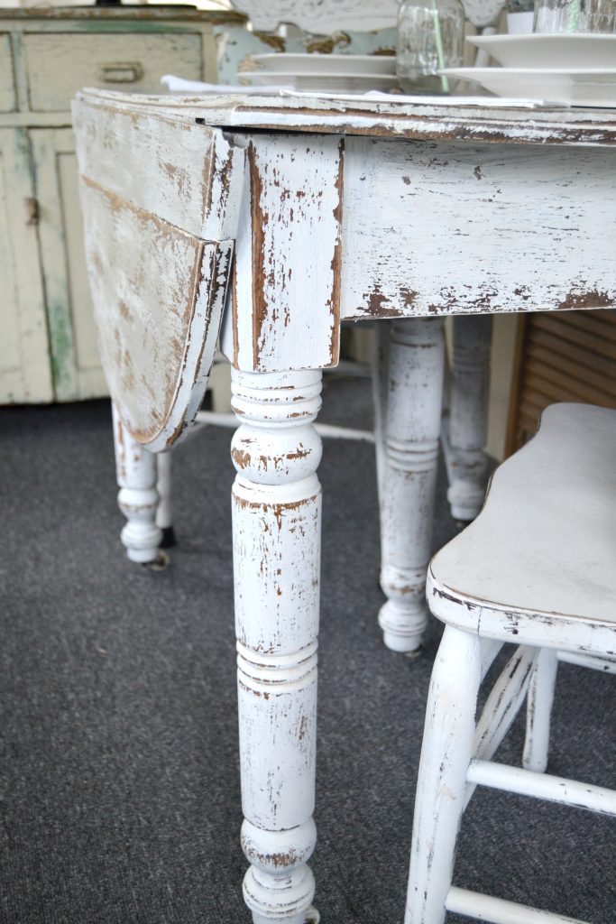 If you love the look of chippy painted furniture and would like a chippy painted table, click over to see how easy it is to do yourself to save yourself a lot of money.