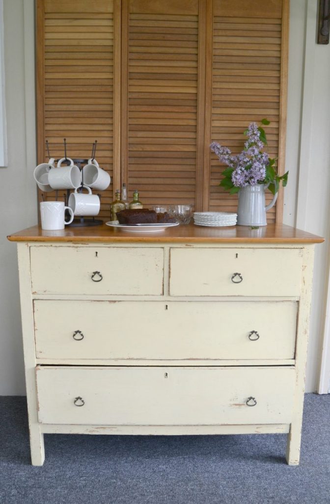 A wood dresser can have so many different uses for multiple rooms in your home. Clock over and find 5 ways to use a wood dresser to add to your home's decor.