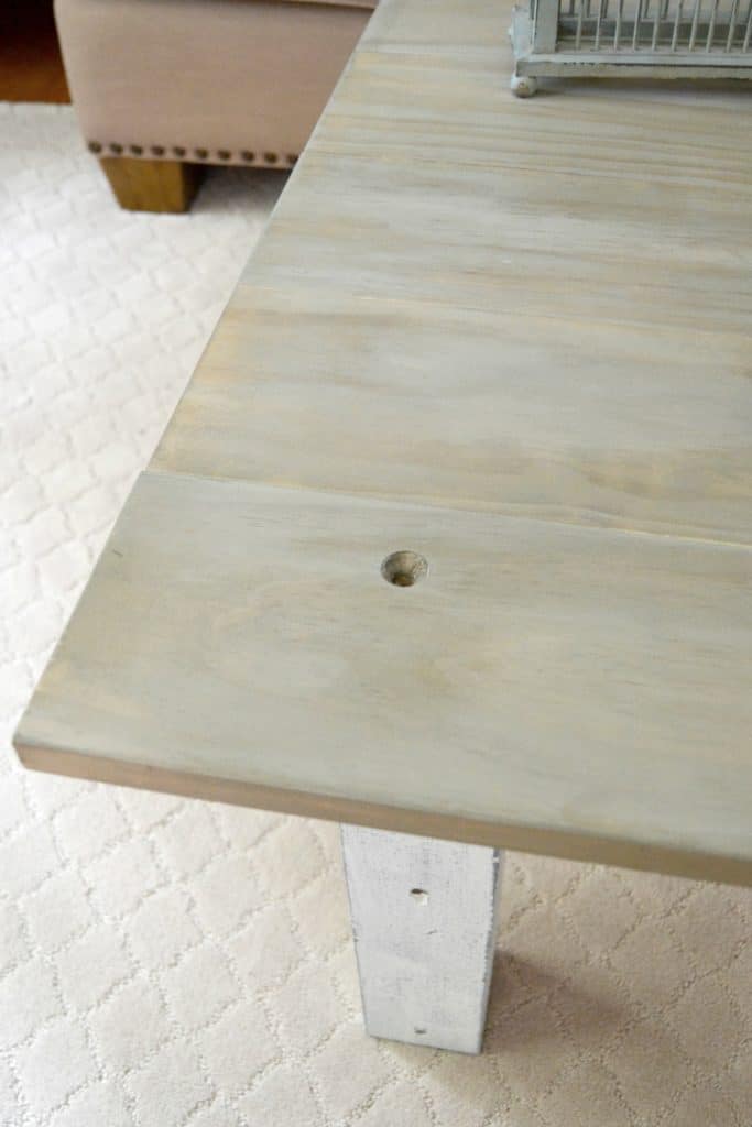 How to Make a Smithing Table in Minecraft