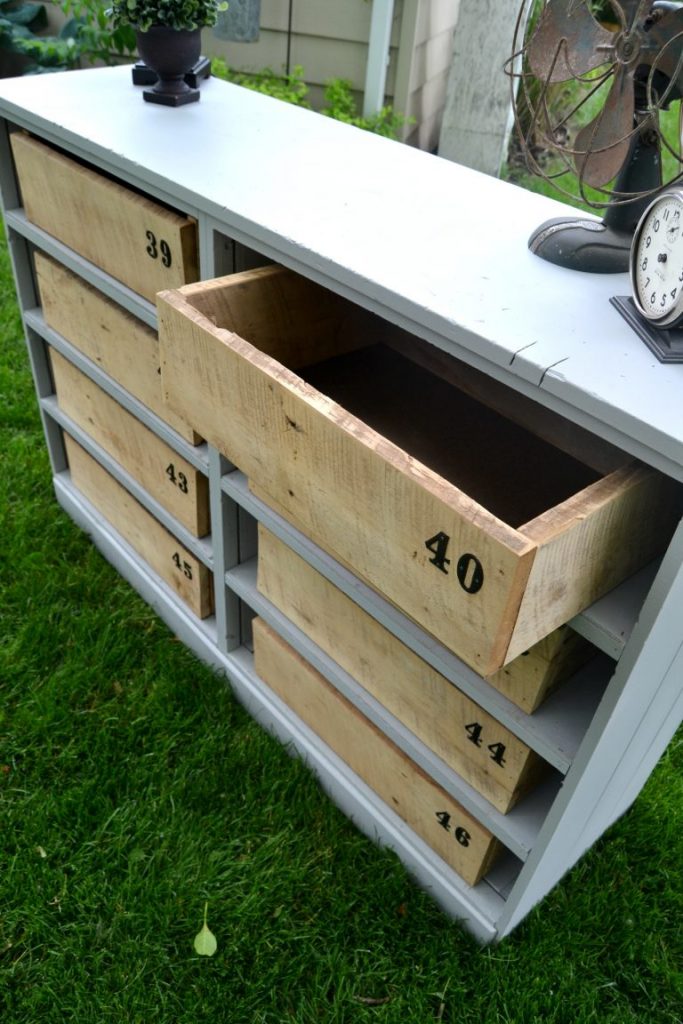 If you are looking for a bookshelf design for a space in your home, click over to find this easy repurposed bookshelf design made from an old dresser. 