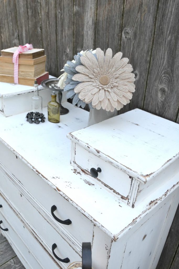 If you have a 6 drawer dresser that has seen better days, click over to see how easy it was to make over this 6 drawer dresser with paint and new hardware to make it look like a new piece. 