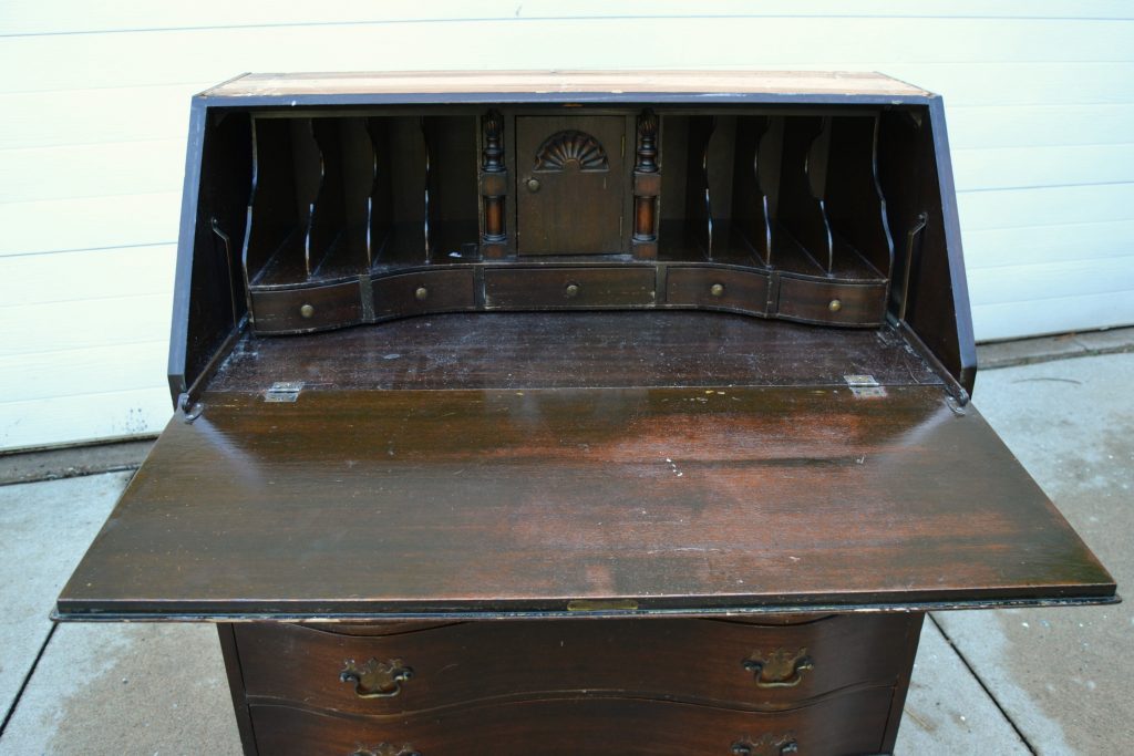 If you have a vintage desk in need of a makeover, click over to see how easy it is to get a new look with a little paint and some elbow grease.