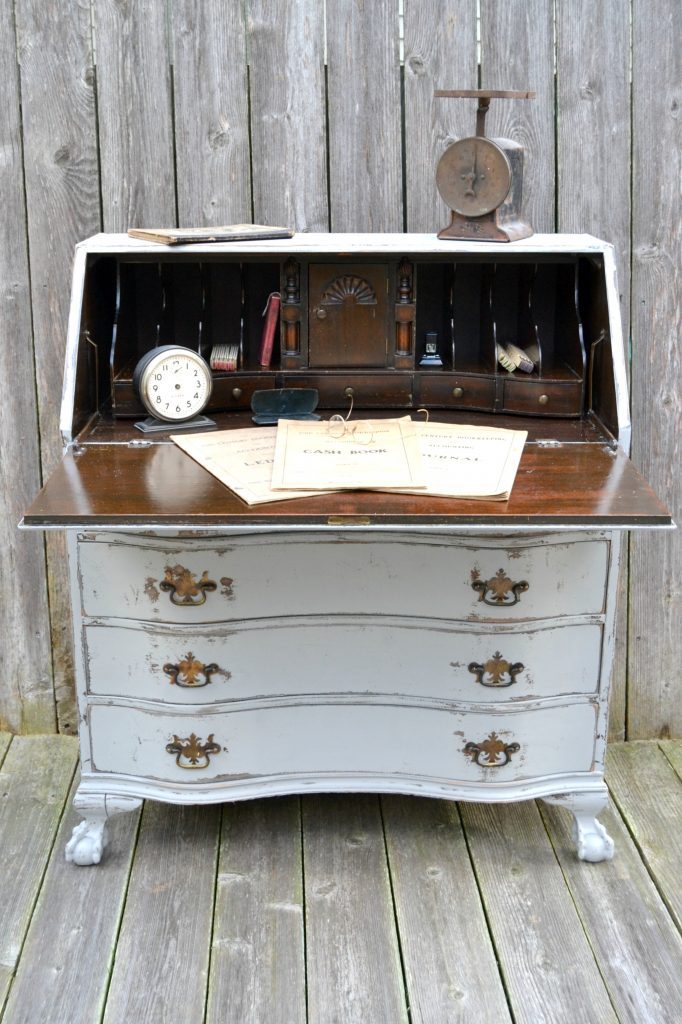 If you have a vintage desk in need of a makeover, click over to see how easy it is to get a new look with a little paint and some elbow grease.