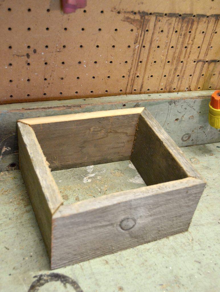 If you love the look of wooden boxes for your home's decor and function, click over to learn how easy it is to make a wooden box so you can save a lot of money and use them all over the house!