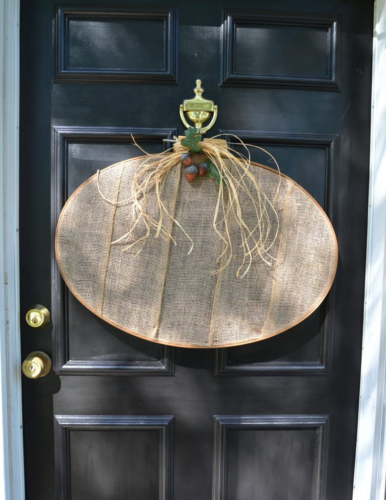 If you like fall wreaths, but are looking for something a little different for this fall season, click over to see how easy it is to make this DIY burlap pumpkin wreath. 