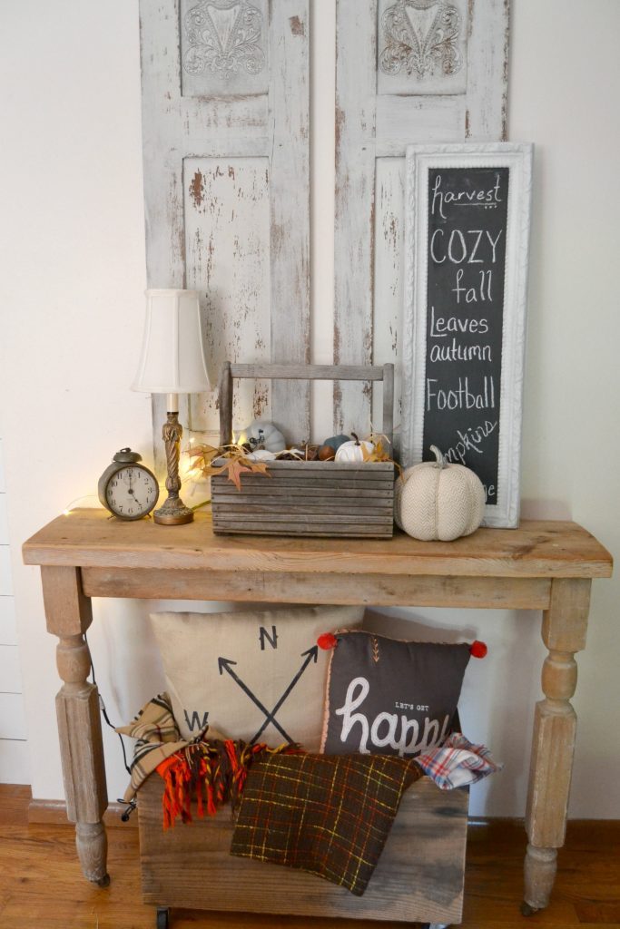 Fall is a beautiful time of year to decorate your home. Click over to see how easy it is to add rustic farmhouse decor for fall in a simple, yet tasteful manner. 