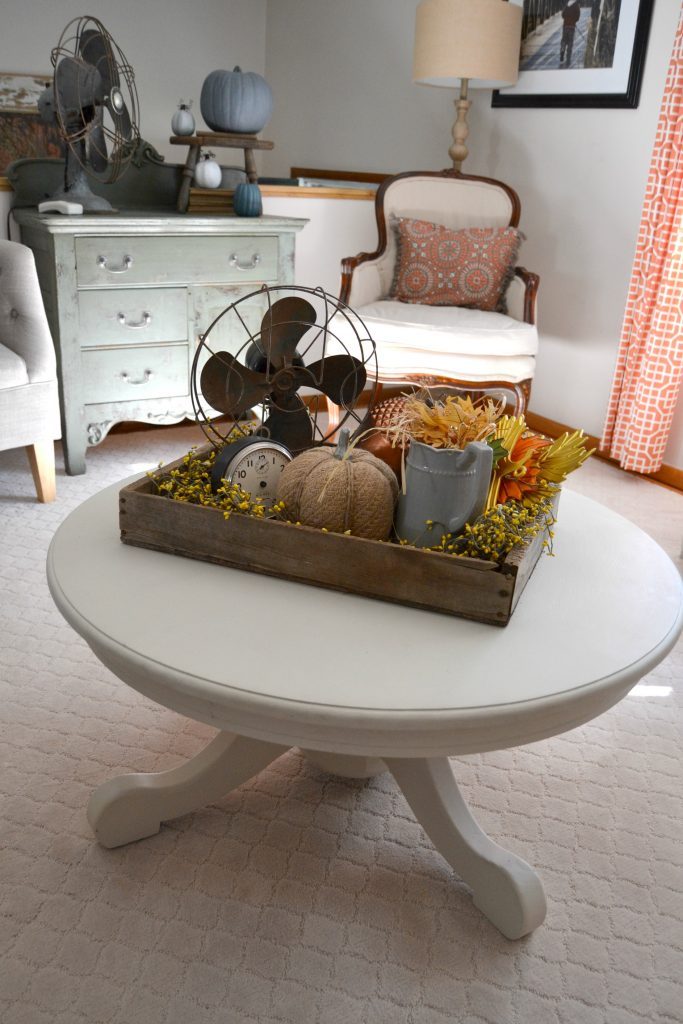 Fall is a beautiful time of year to decorate your home. Click over to see how easy it is to add rustic farmhouse decor for fall in a simple, yet tasteful manner. 