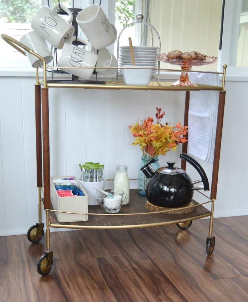 If you like to entertain or just want a serving cart in your home, click over and see how easy it is to transform a broken cart into the serving cart of your dreams in a few steps.