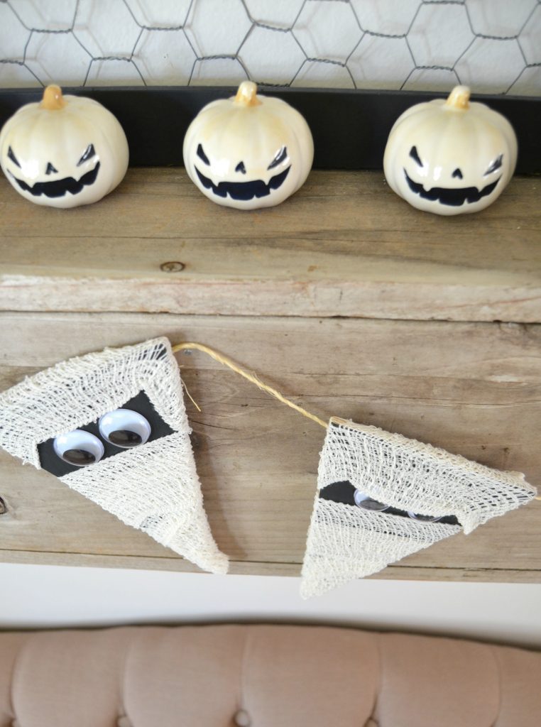 If you are looking for the cutest Halloween banner, you have found it! Click over to see how easy it is to create the cutest mummy Halloween banner to make your Halloween spooktacular!